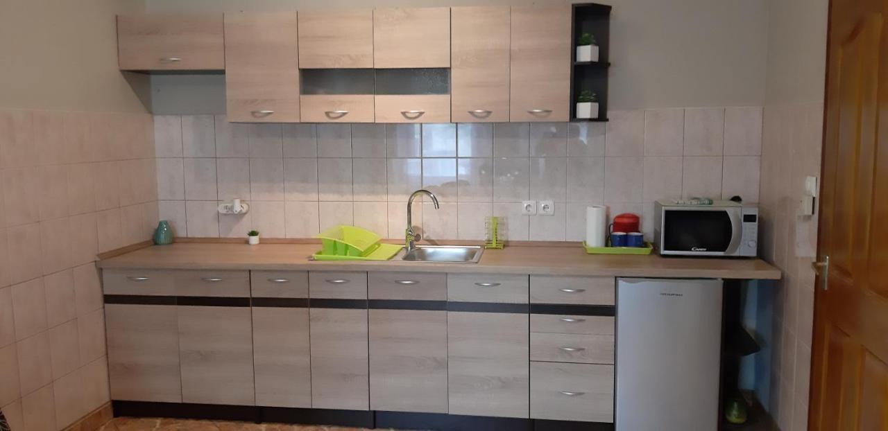 Flora Apartman Gyula Exterior foto